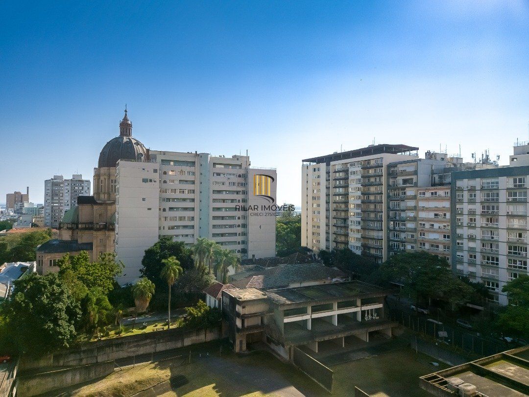 Apartamento, 3 quartos, 1 suite, dependência de empregada, elevador - Centro Histórico - Porto Alegre