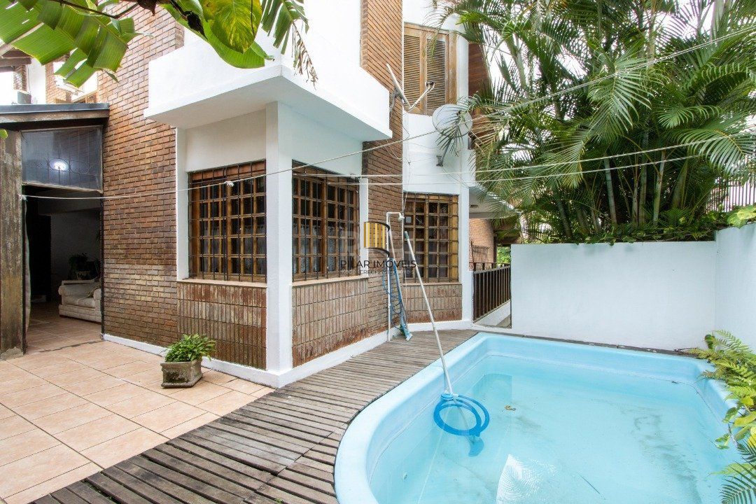 Casa 5 Dormitório(s) Bairro Tristeza