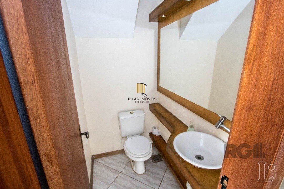 Casa 3 dormitórios no bairro Hípica