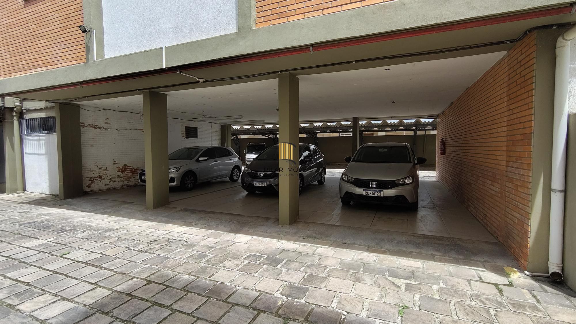 Prédio Comercial no bairro Menino Deus.