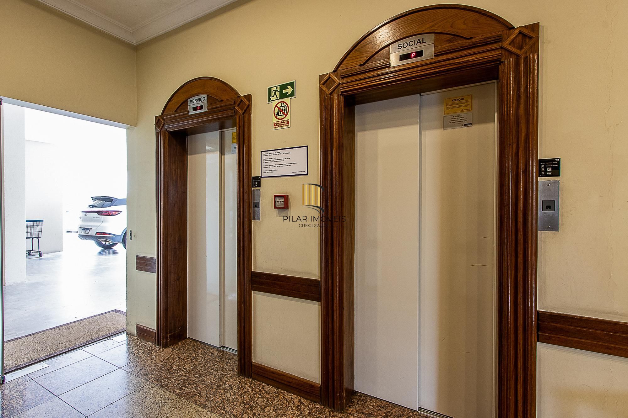 Apartamento 3 quartos, 1 suite, dependência, sacada com churrasqueira, 2 vagas - Bairro Menino Deus