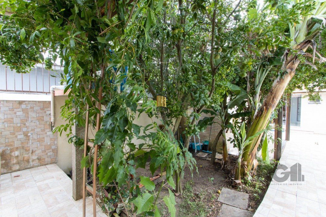 Casa 4 dormitórios no bairro Ipanema