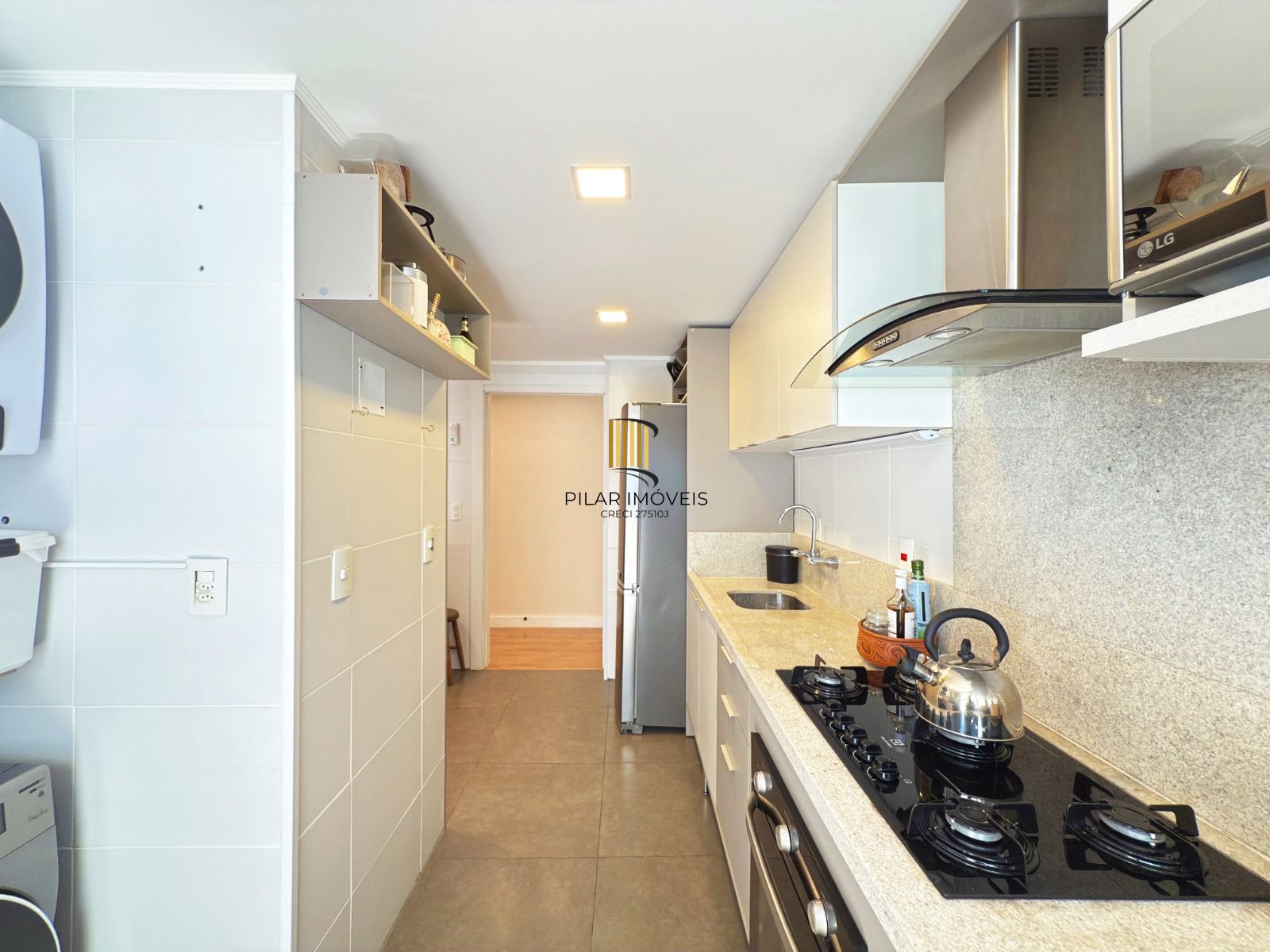 Excelente apartamento de 3 dormitórios, 1 suíte e 2 vagas de garagem.