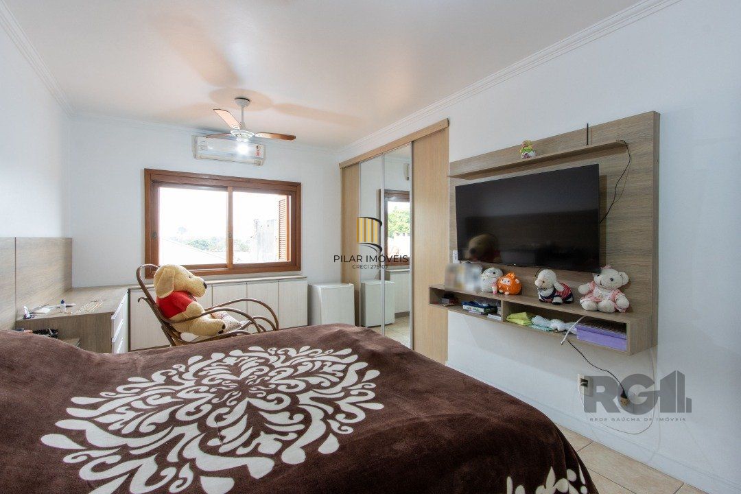 Casa 6 dormitórios no bairro Tristeza