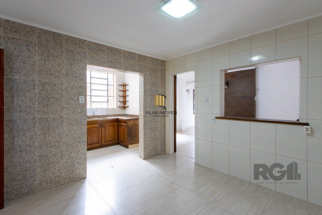 Casa para Venda - 205.5m², 3 dormitórios, sendo 2 suites, 3 vagas - Vila Nova