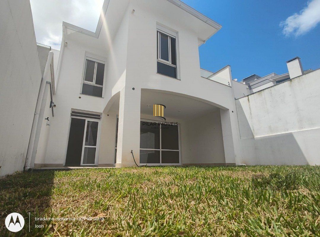 Casa em Condomínio fechado com 3 dormitórios no bairro Vila Nova em Porto Alegre, RS