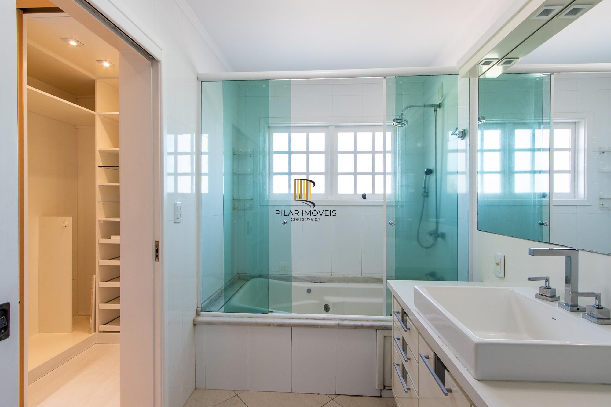 Casa com 4 dormitórios no Espírito santo