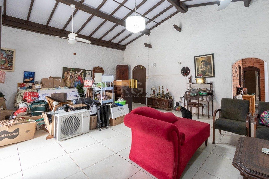 Casa para Venda - 380m², 3 dormitórios, sendo 1 suites, 3 vagas - Tristeza