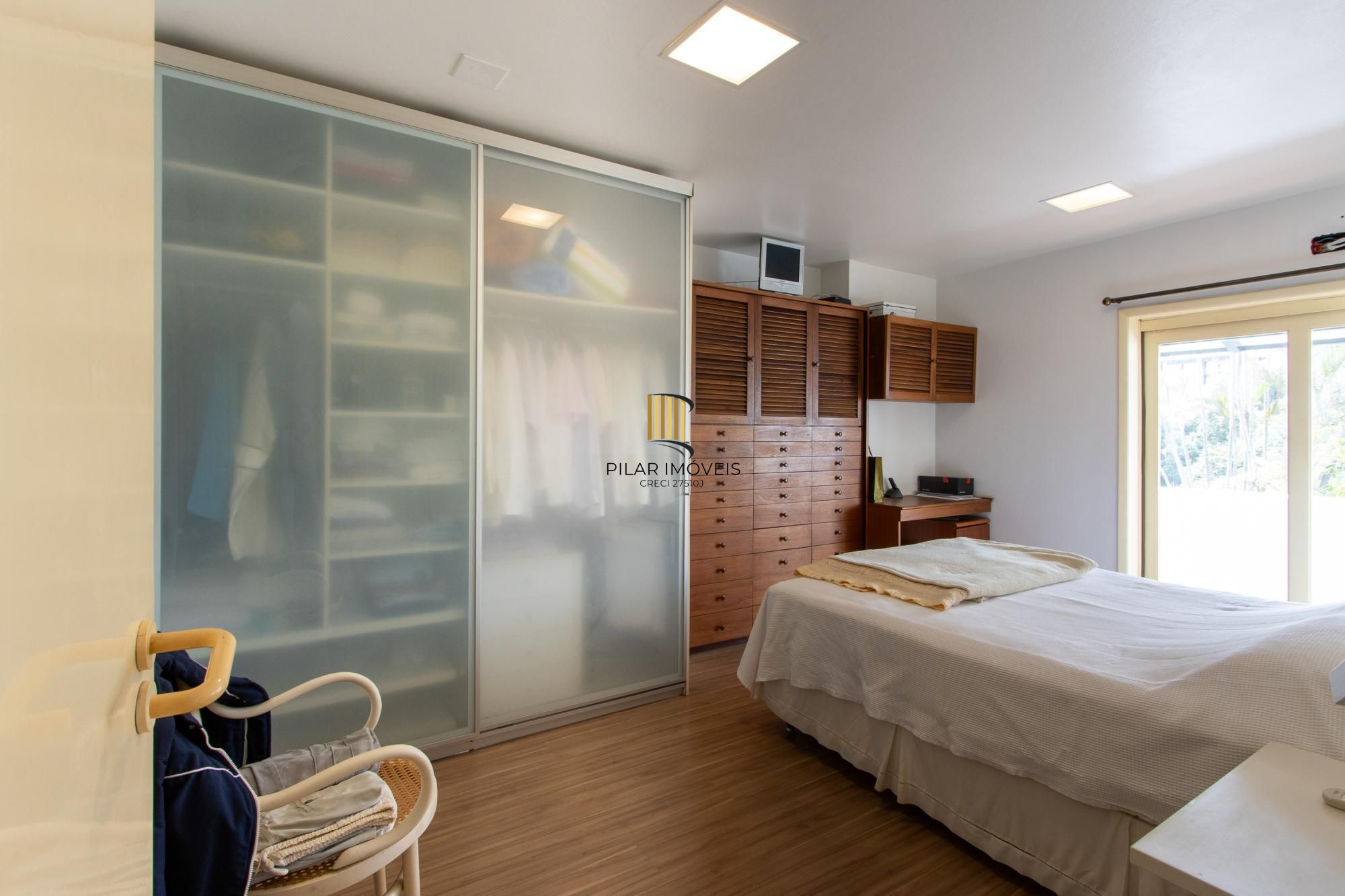 Casa com piscina Bairro Cristal