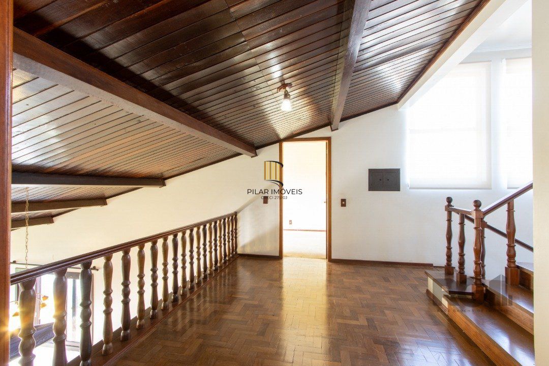 Casa para Venda - 72.6m², 4 dormitórios, sendo 1 suites, 6 vagas - Camaquã