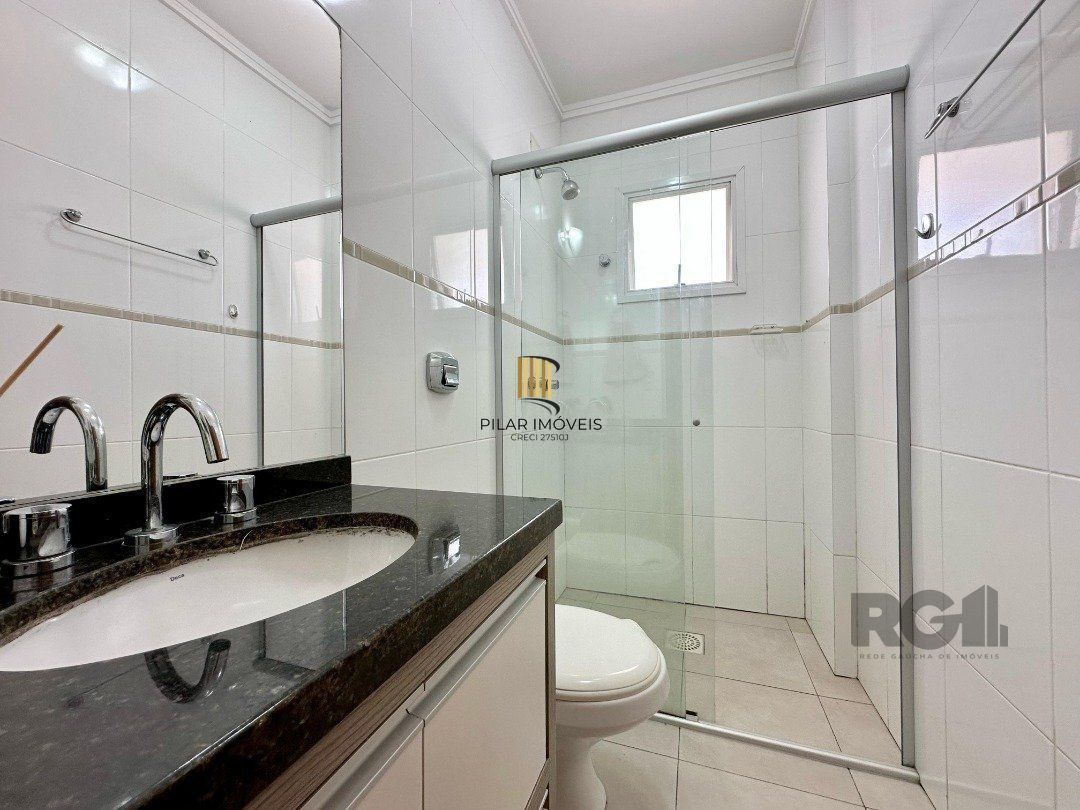 APARTAMENTO À VENDA DE ESQUINA COM VISTA LIBERADA PARA O MAR