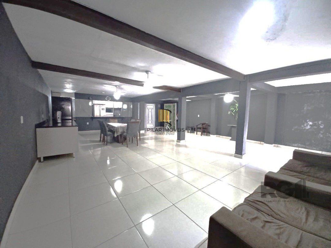 Casa 4 dormitórios no bairro Navegantes