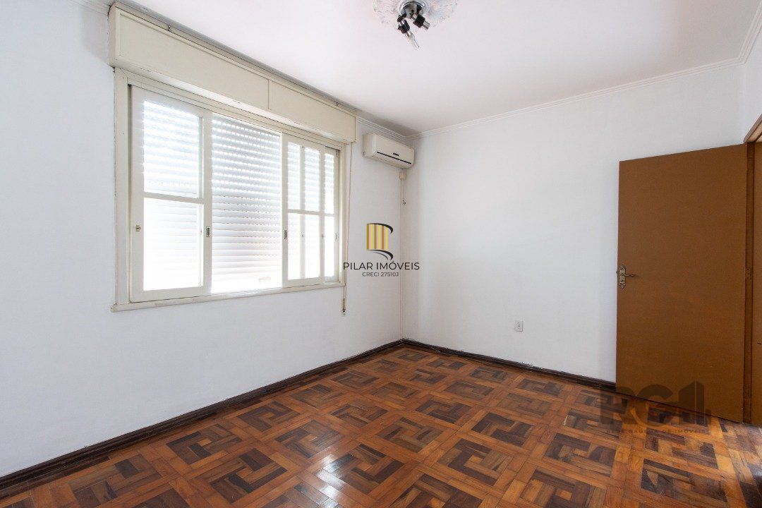 Apartamento térreo, com pátio, 2 quartos - Bairro Menino Deus