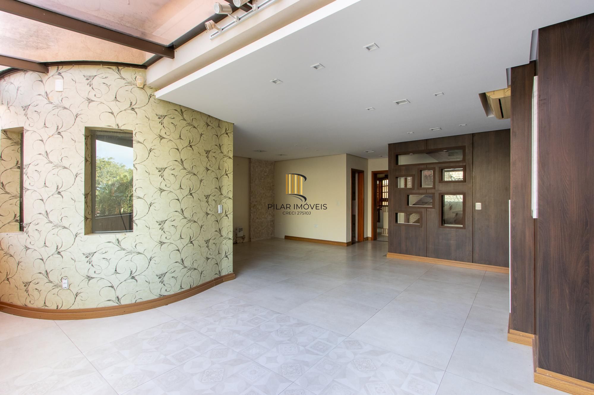 Casa em condominio Zona Sul, desocupada