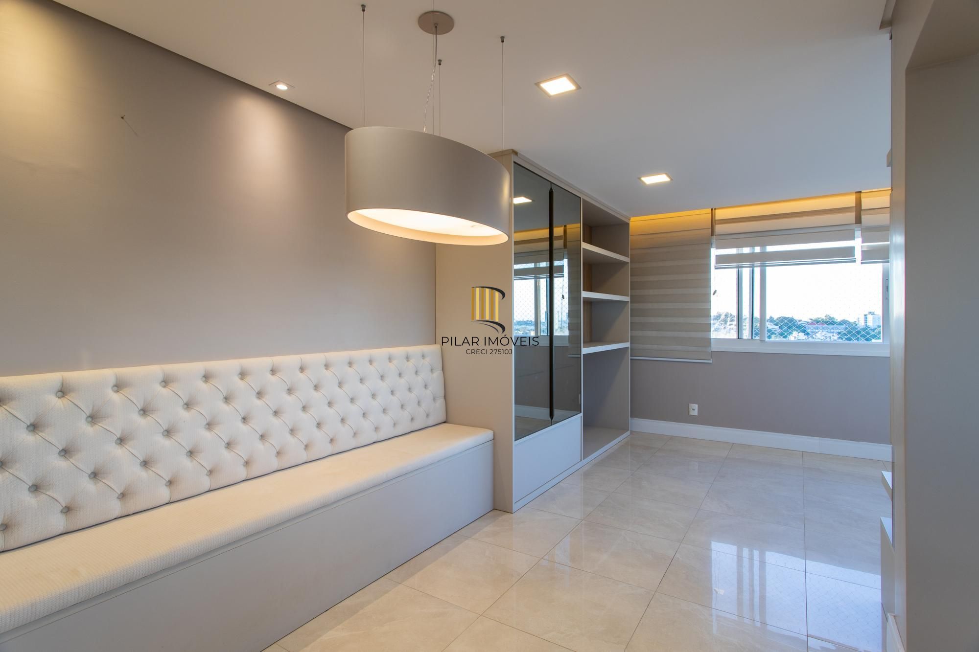 Excelente apartamento de 3 quartos, 1 suíte e 2 vagas de garagem cobertas.