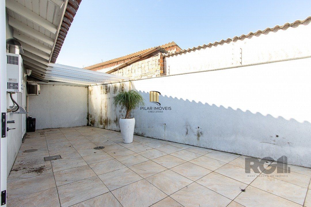 Casa 4 dormitórios no bairro Nonoai