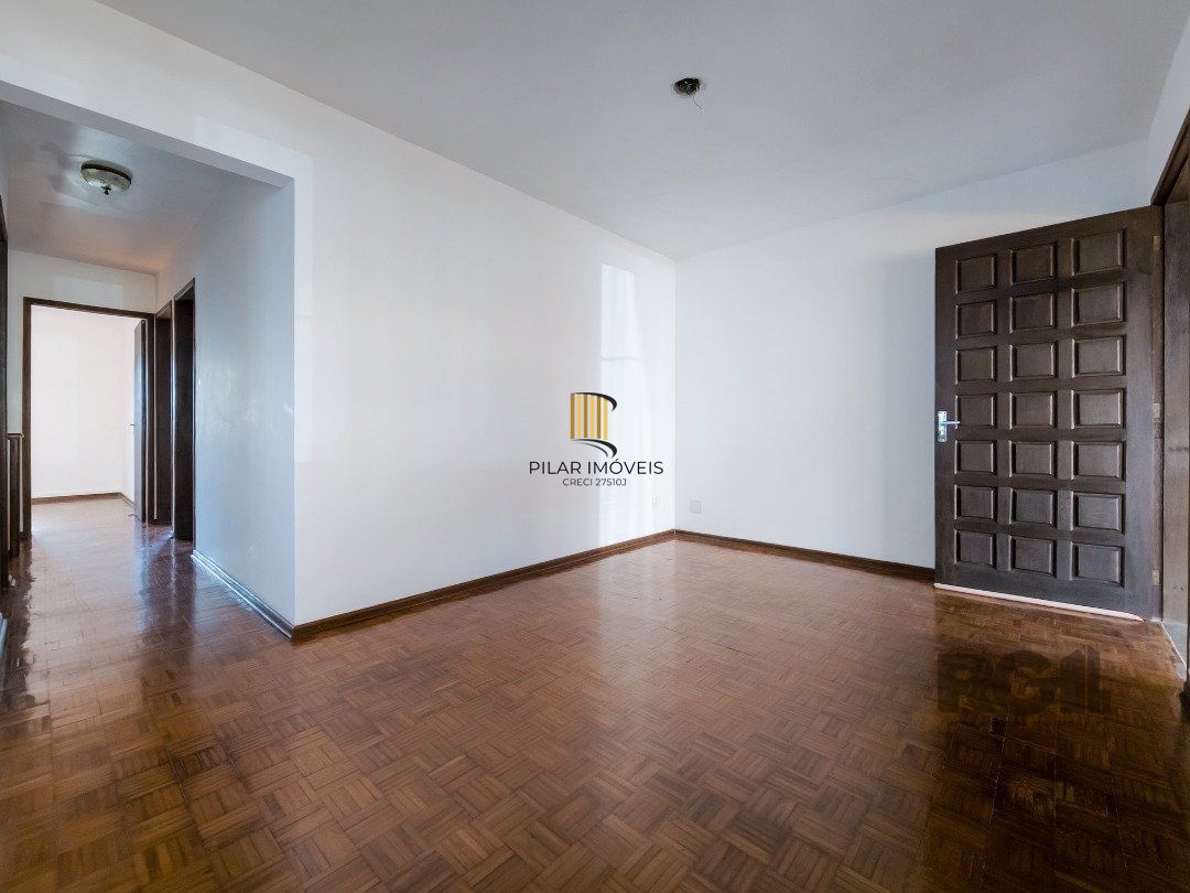 Casa 3 dormitórios no bairro Ipanema