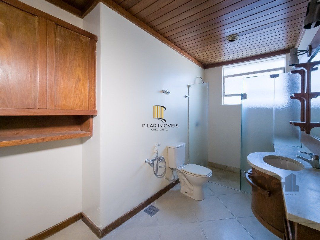 Apartamento, 3 quartos, 1 suite, dependência de empregada, elevador - Centro Histórico - Porto Alegre