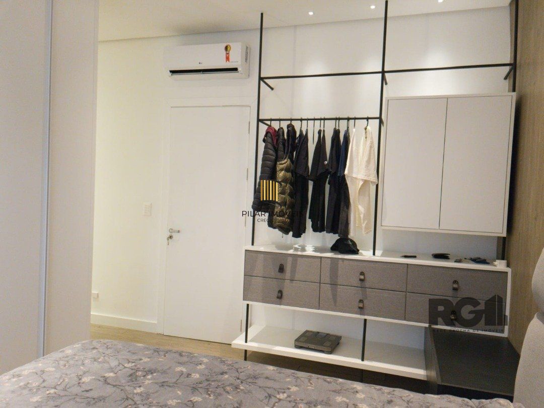 Casa toda térrea  400m2 , 3 suítes