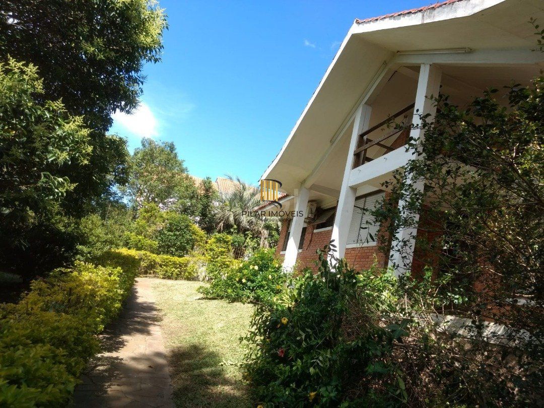 Casa para Venda - 250m², 3 dormitórios, sendo 1 suites, 4 vagas - Taruma