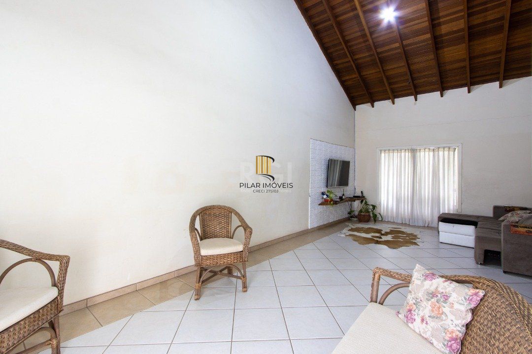 Casa 4 dormitórios no bairro Hípica