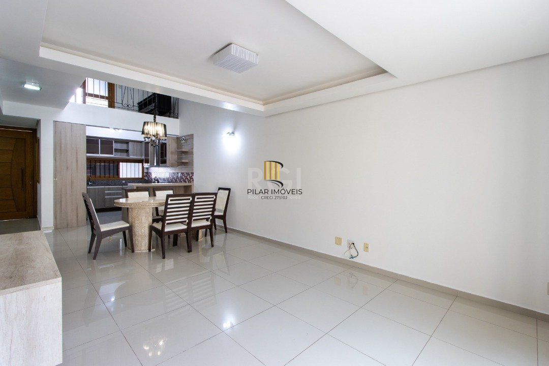 Casa para Venda - 204m², 3 dormitórios, sendo 3 suites, 2 vagas - Espirito Santo