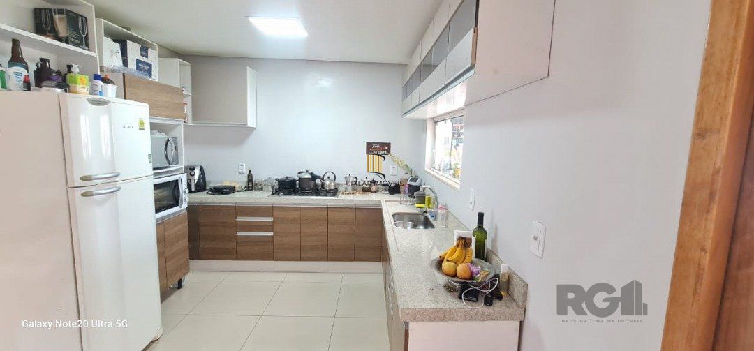 Casa para venda com 3 dormitórios, sendo 3 suítes e 2 vagas no residencial Jardins do Prado