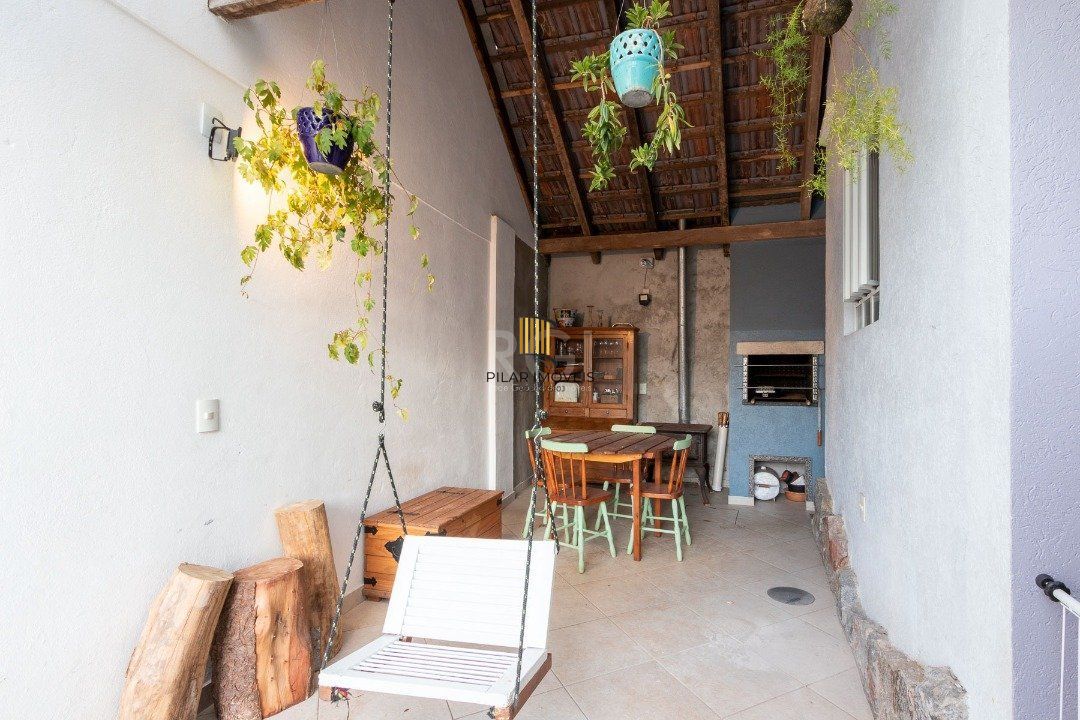 Casa para Venda - 200m², 3 dormitórios, sendo 1 suites, 2 vagas - Vila Assunção