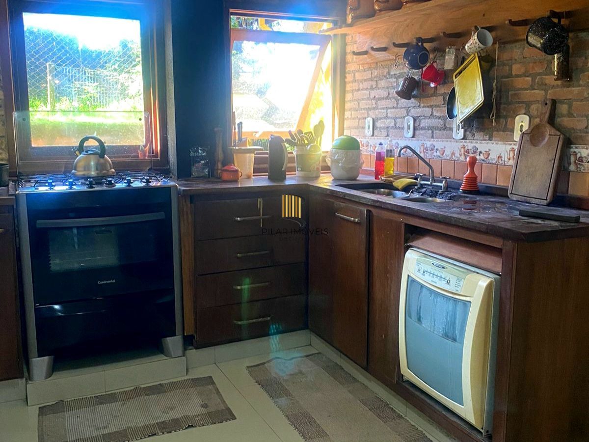 Casa com 7 dormitorios para venda Bairro Espírito Santo Porto Alegre, com 6 vagas.