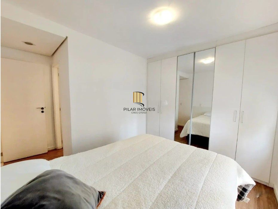 Apartamento de 3 dormitórios, 1 suíte e 1 vaga de garagem.