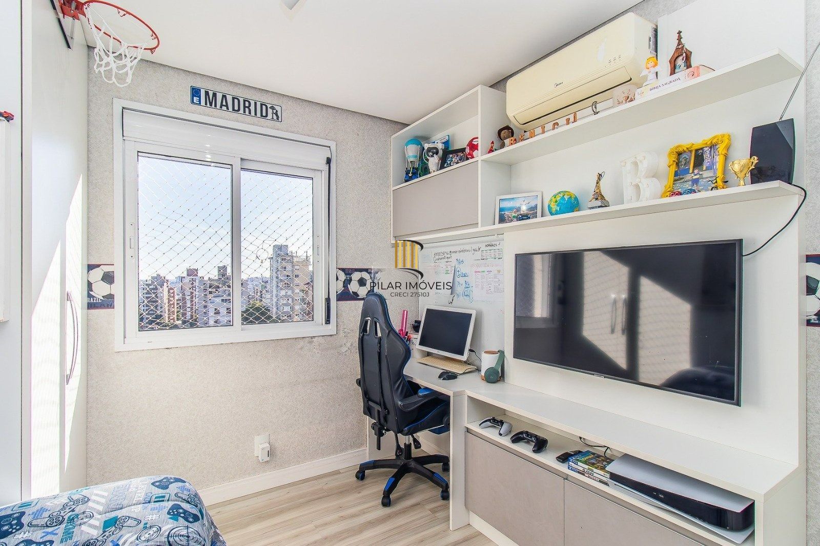 Apartamento de 3 dormitorios 1 suite e 2 vagas no Petrópolis