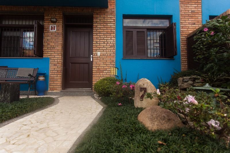 Casa Condominio para Venda - 170m², 3 dormitórios, sendo 1 suites, 2 vagas - Cavalhada