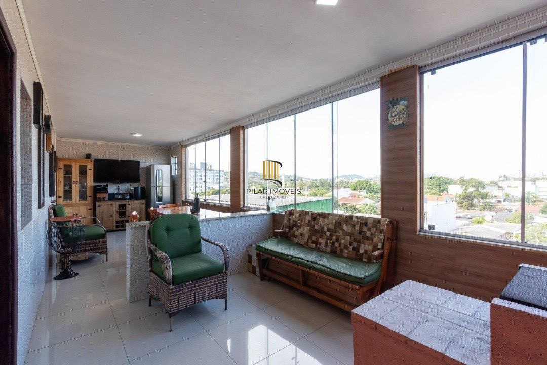 Casa para Venda - 300m², 5 dormitórios, 2 vagas - Cavalhada