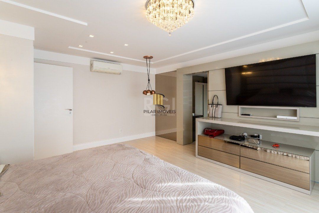 Apartamento para Venda - 323m², 3 dormitórios, sendo 3 suites, 4 vagas - Centro