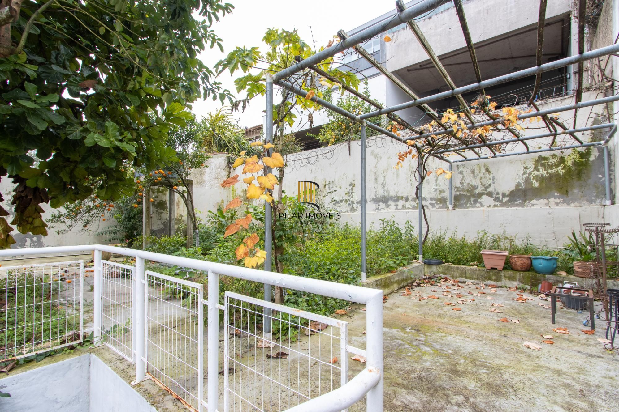 Casa para Venda - 470m², 3 dormitórios, sendo 1 suites, 6 vagas - Nonoai