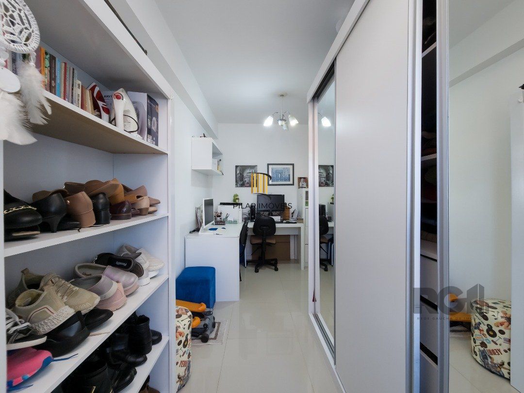 Apartamento 3 dormitórios no bairro Camaquã
