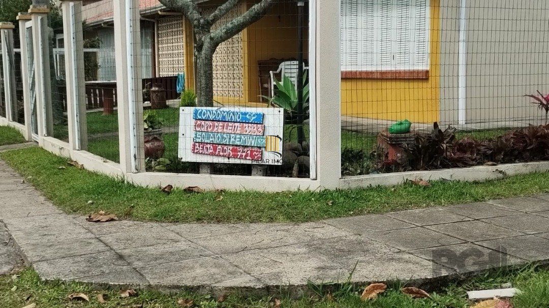 Casa de Condomínio 2 dormitórios no bairro Capão Novo