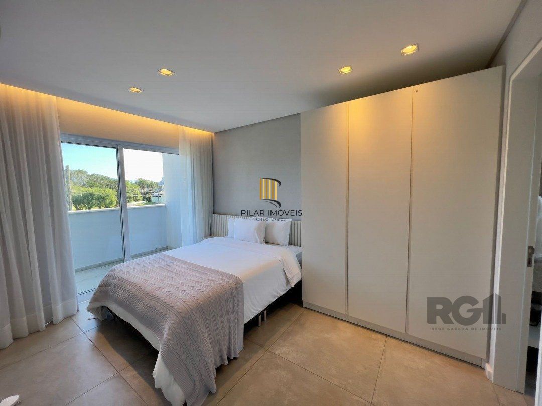 Casa de Condomínio 5 dormitórios no bairro Atlântida Sul