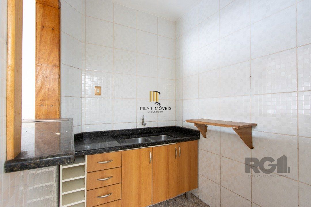 Apartamento térreo, com pátio, 2 quartos - Bairro Menino Deus