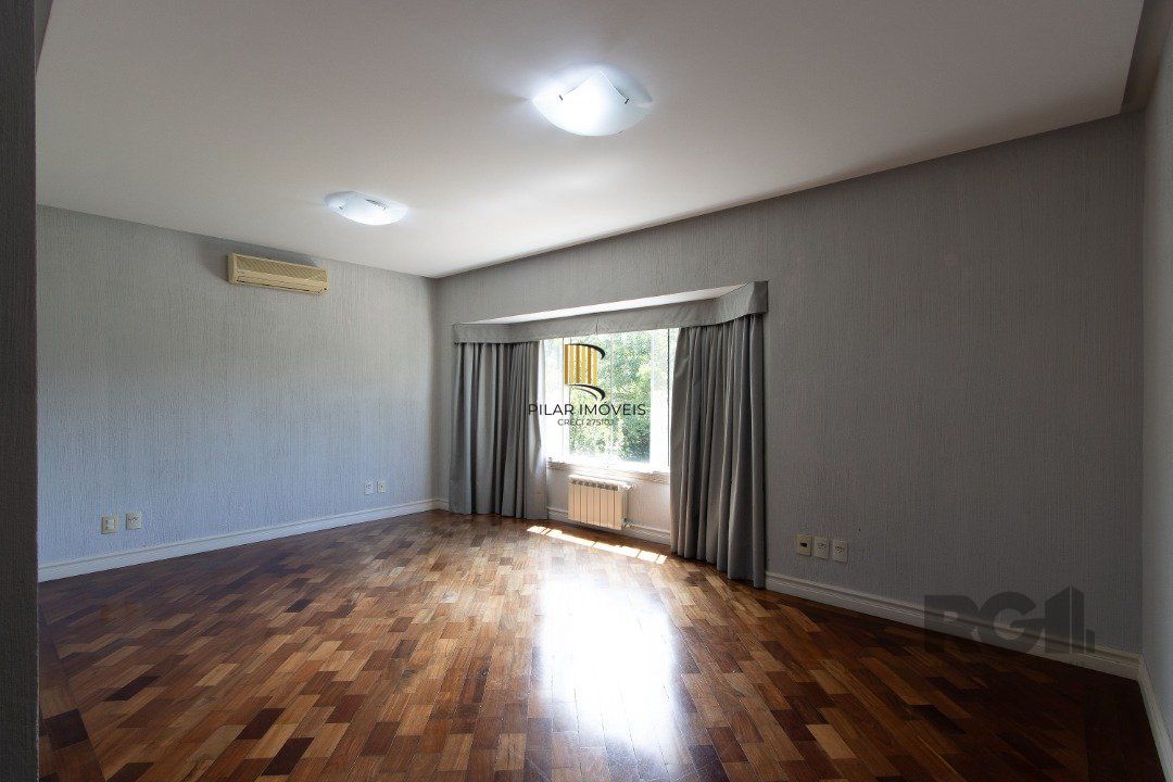 Casa de Condomínio 4 dormitórios no bairro Chapéu do Sol