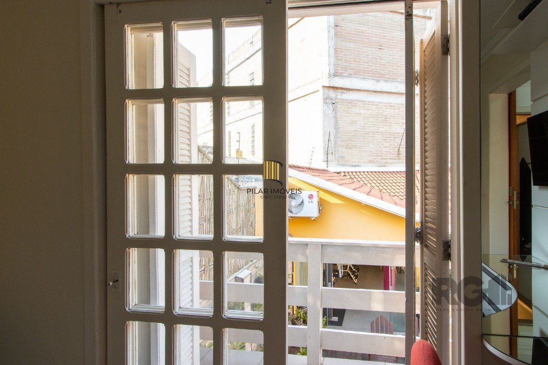 Casa para Venda - 254m², 4 dormitórios, sendo 3 suites, 5 vagas - Espirito Santo