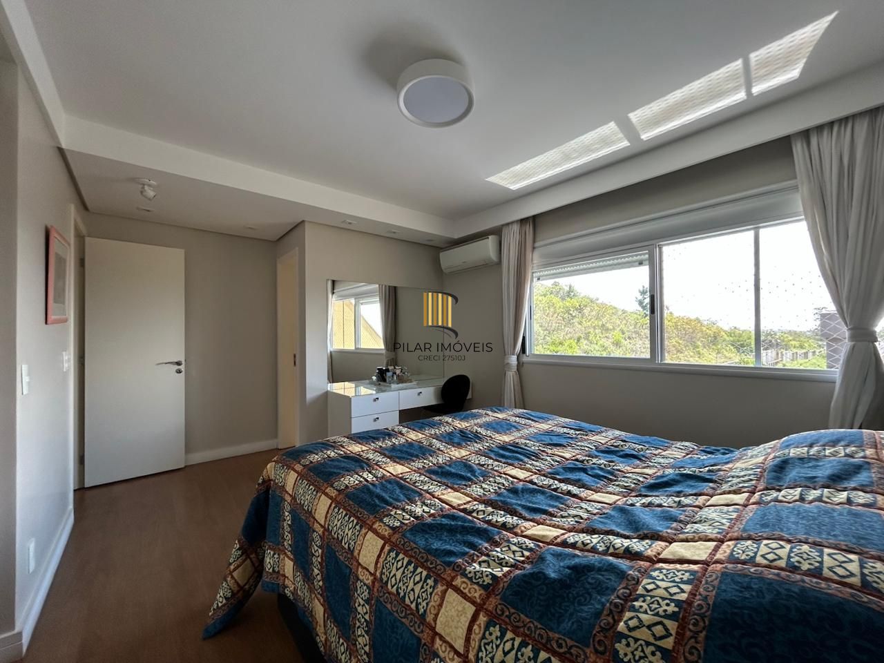 Casa condomínio | 3 dormitórios | 1 Suíte | 240,82 Privativos | 2 Vagas | Bairro Teresópolis