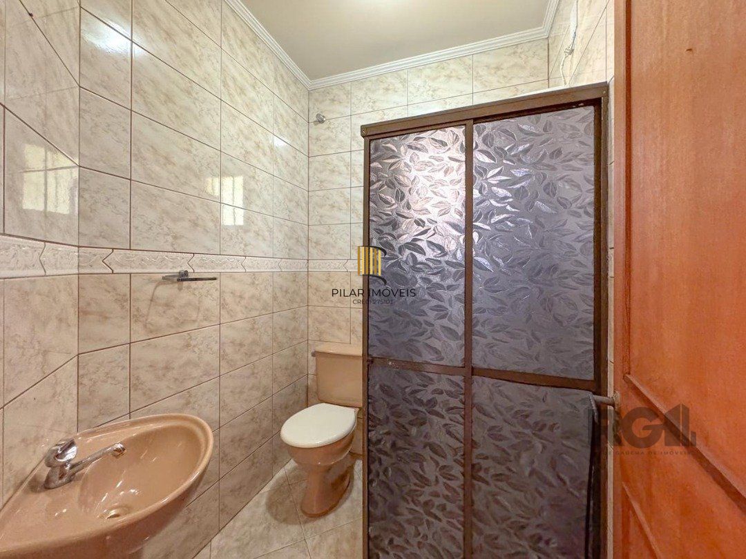 Com 4 suítes espaçosas, incluindo uma master com closet,