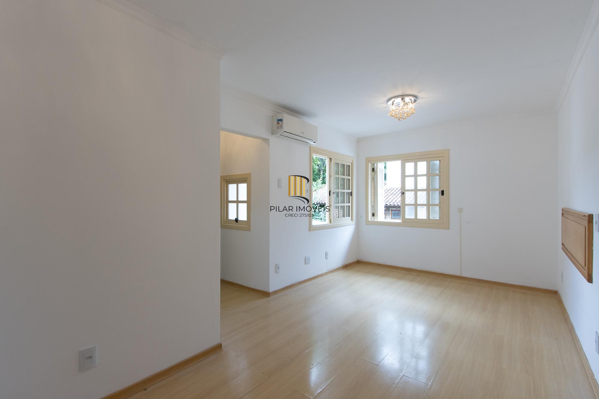 Casa em condomínio, 3 dormitórios (1 suite) 2 vagas - Jardim Isabel