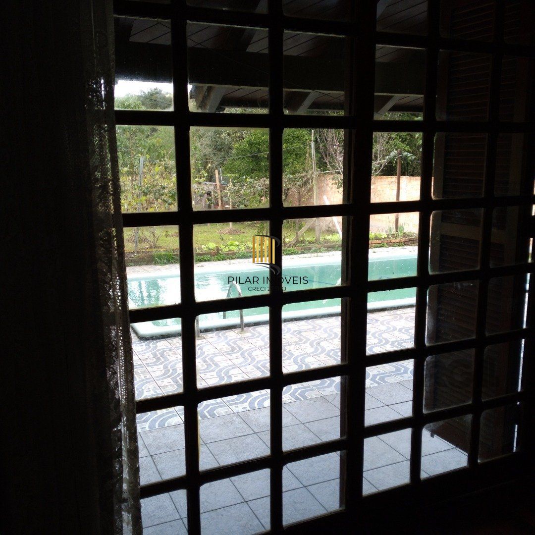 Casa 4 dormitórios no bairro Restinga