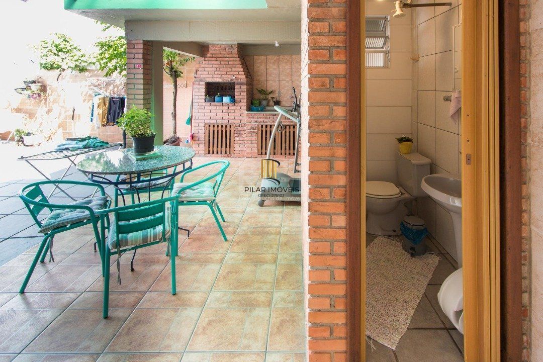 Casa para Venda - 211m², 3 dormitórios, 3 vagas - Vila Nova