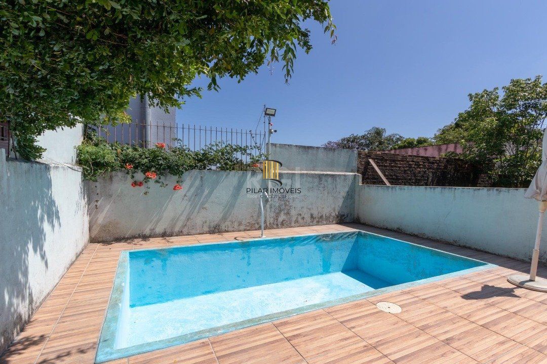 Sobrado para Venda - 356.93m², 4 dormitórios, sendo 2 suites, 4 vagas - Tristeza