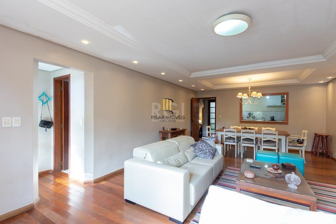 Casa para Venda - 246m², 3 dormitórios, sendo 1 suites, 3 vagas - Imperial Parque