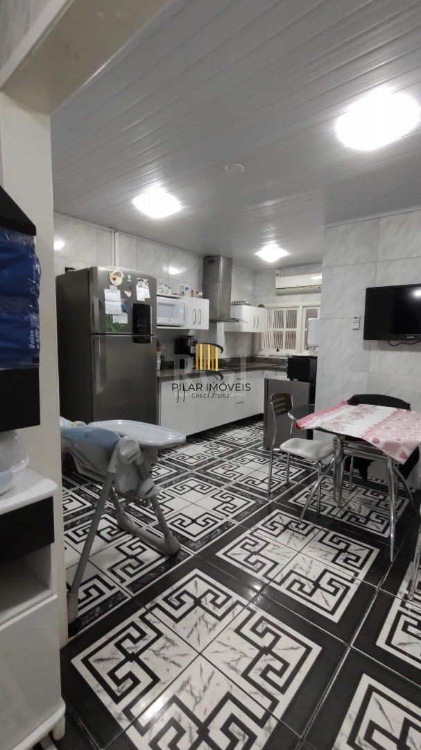 Sitio à venda no Lami, com 2 casas térreas, com 4 quartos cada uma