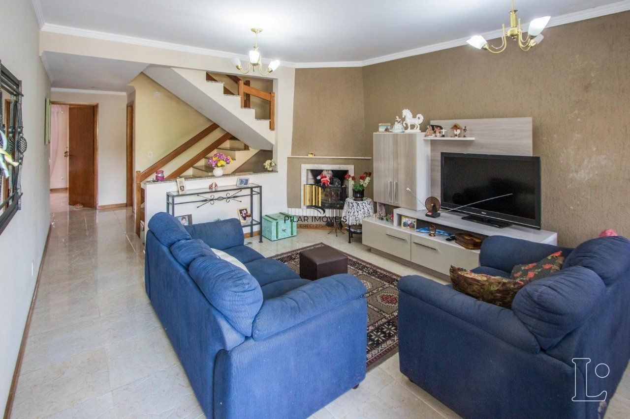 Casa para Venda com 3 dormitórios, sendo 1 suites, e 3 vagas no bairro Imperial Parque